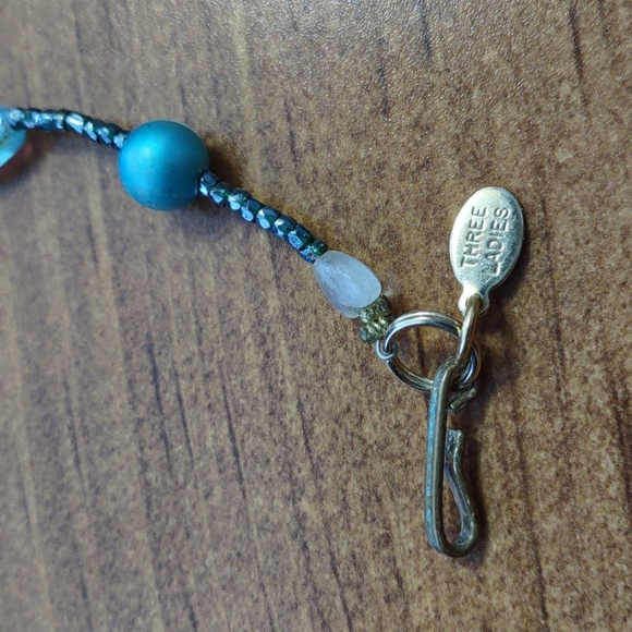 Three Ladies Glass Bead Necklace - Picture 12 of 12